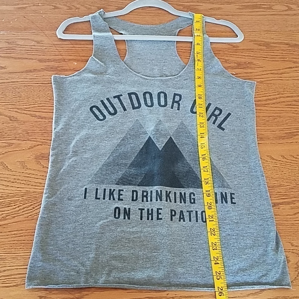 𝅺wine Graphic tank top Gray 18" bust 26" length - Picture 5 of 5